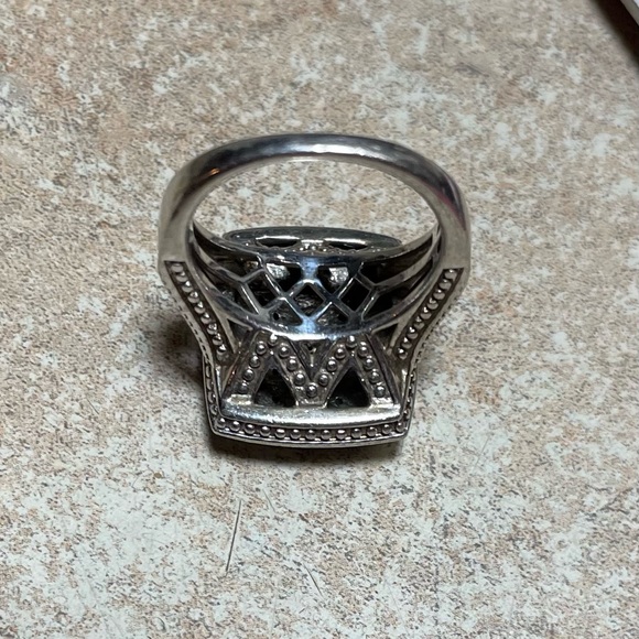 Diamond Blue Pompadour Ring. Size 6. Rhodium over 925 SS Gorgeous setting. - Picture 10 of 10